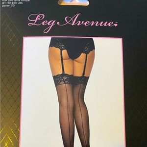 Leg Avenue Sheer Stockings with Backseam. One Size/ Black